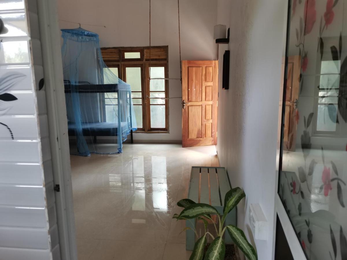 Wake Up Weligama Hostel Ngoại thất bức ảnh