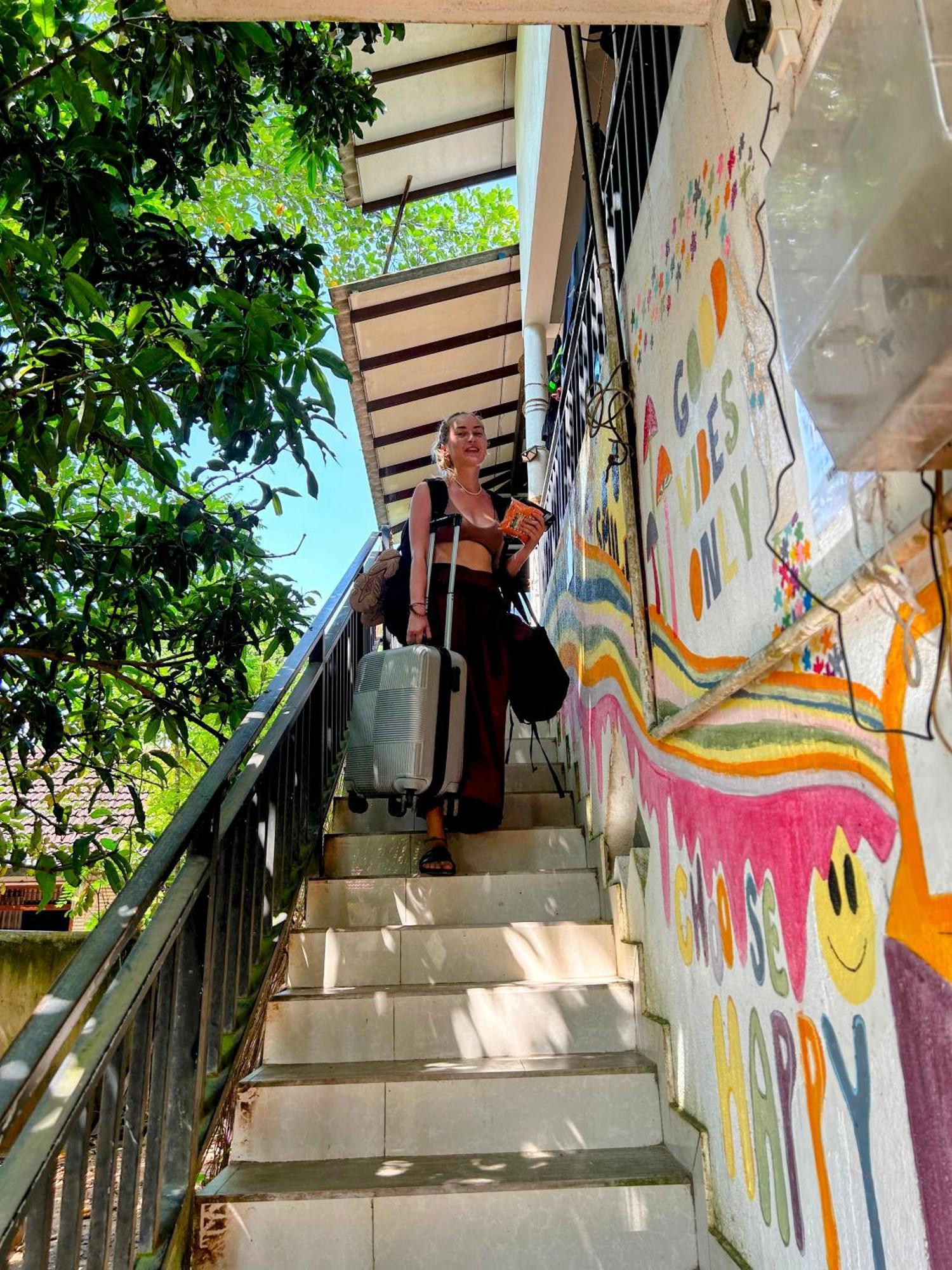 Wake Up Weligama Hostel Ngoại thất bức ảnh