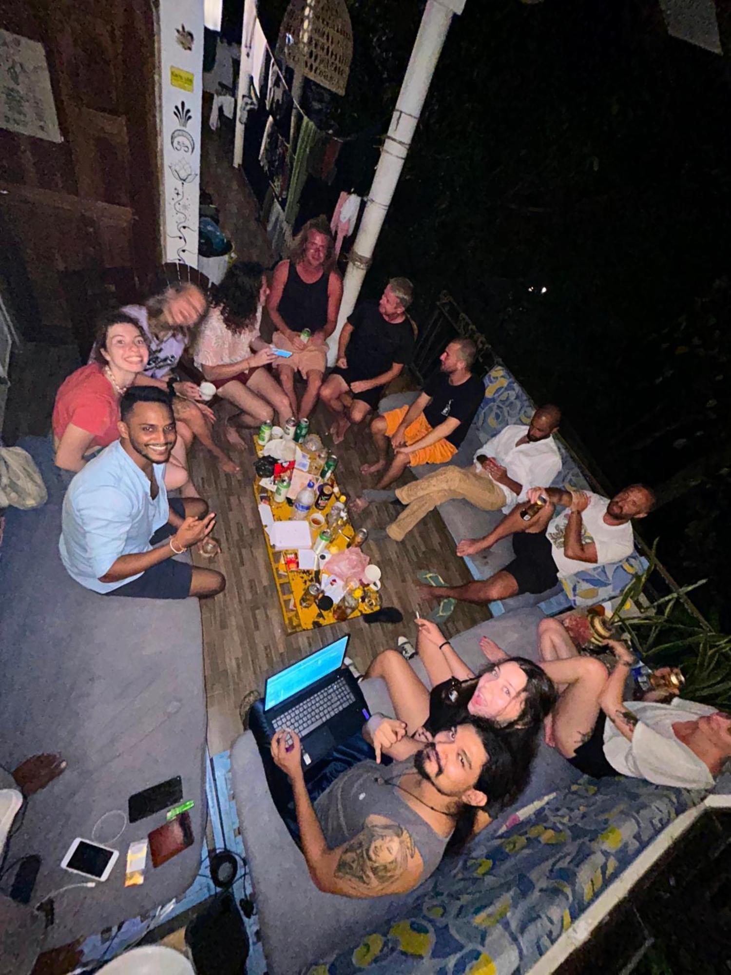 Wake Up Weligama Hostel Ngoại thất bức ảnh